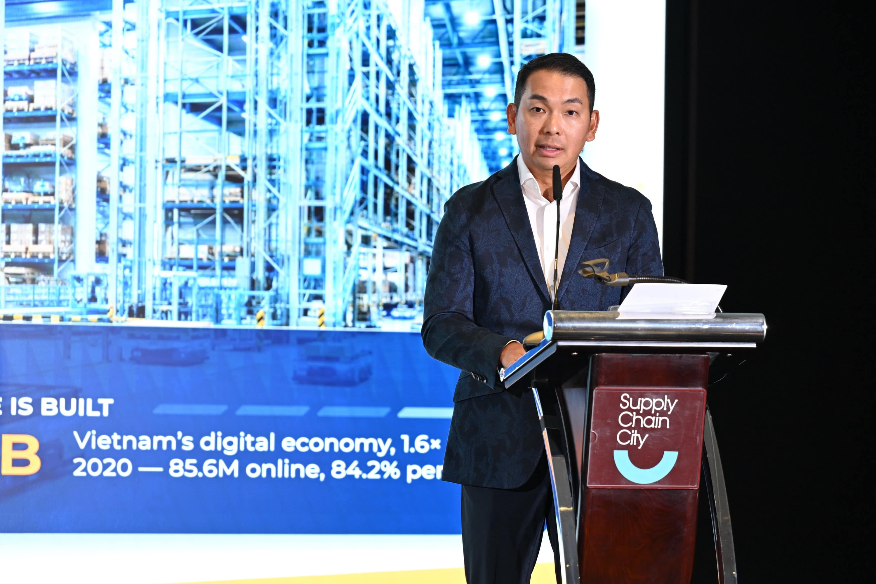 Dr. Yap Kwong Weng with a Special Briefing on YCH's Journey to AI